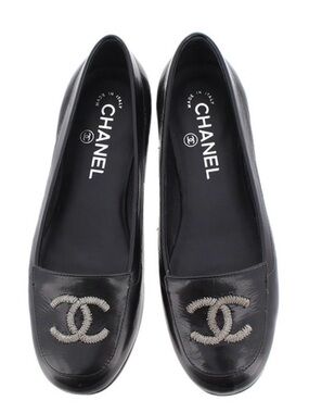 CHANEL G32696 Patent Leather Embroidered CC Loafers Flats – Size 39